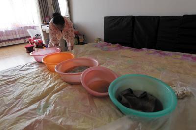 枞阳楼上漏水，住户失联，小区没物管，业主维权难！律师来支招……